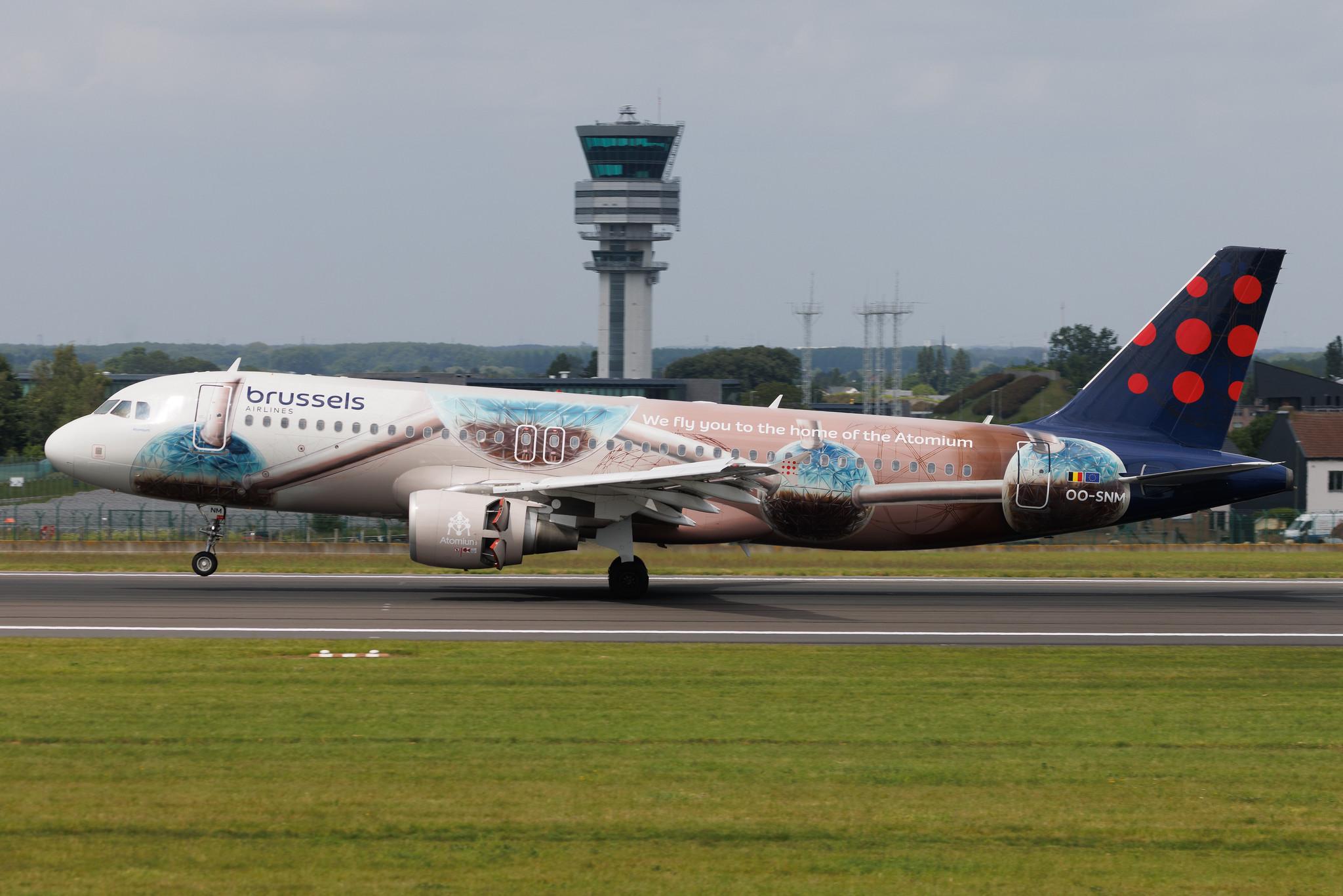 Brussels Airport: Brussels Airlines (SN / BEL) | Livery: Atomium Brussels Livery | Airbus A320-214 A320 | OO-SNM | MSN 02003