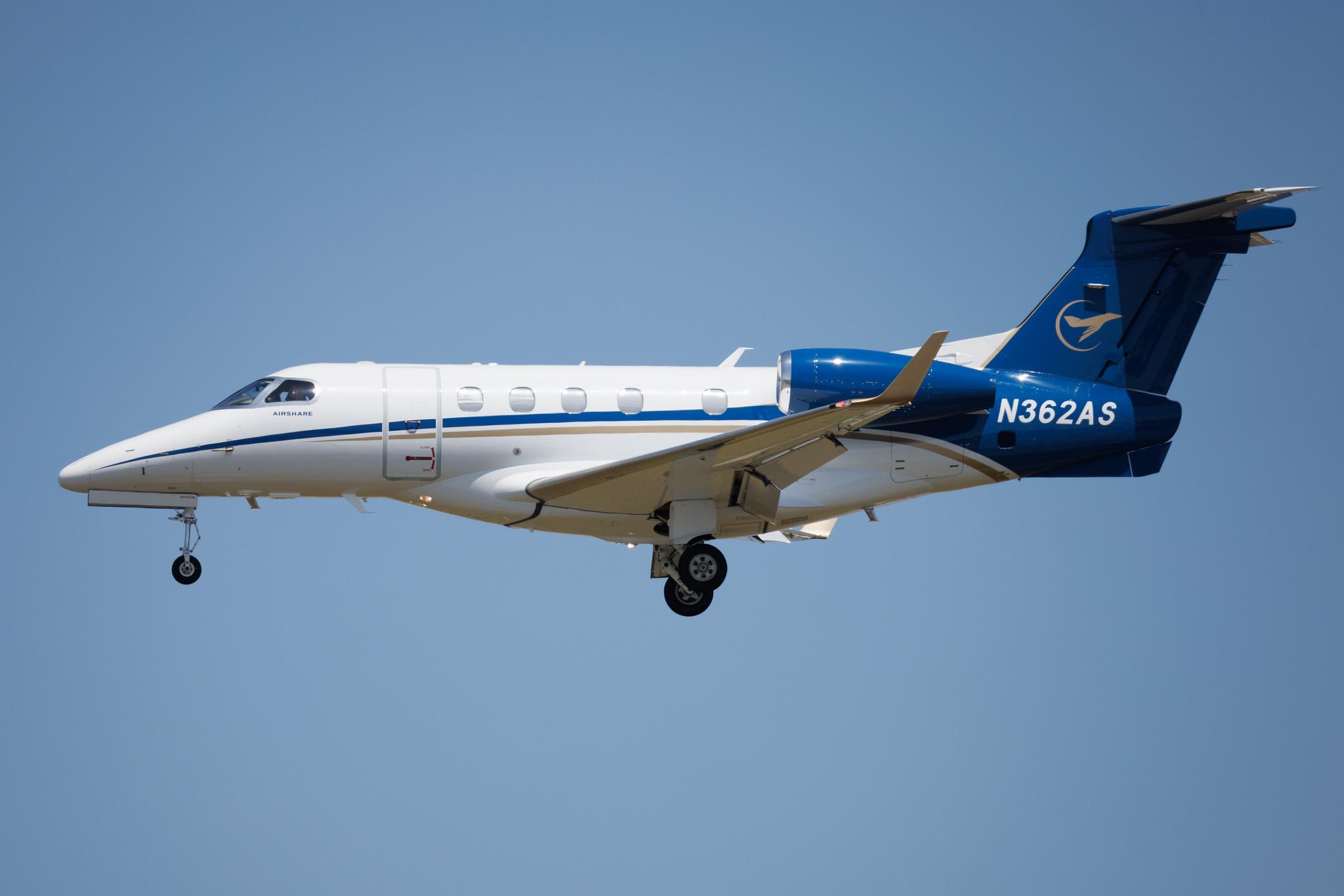 Los Angeles International Airport: Airshare (XSR) | Embraer Phenom 300 E55P | N362AS | MSN 50500368