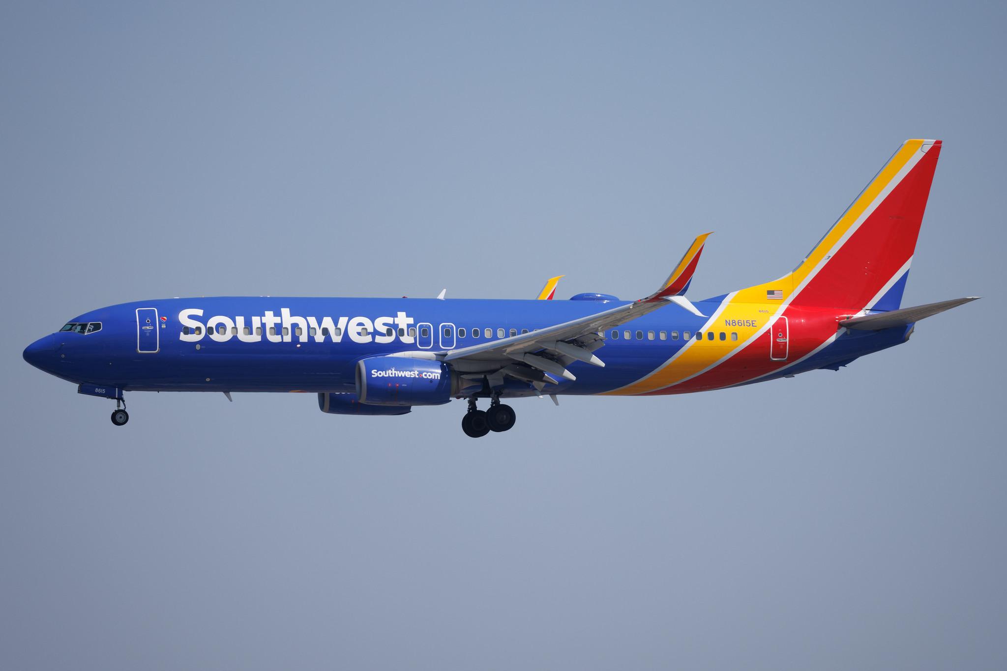 Los Angeles International Airport: Southwest Airlines (WN / SWA) | Boeing 737-8H4 B738 | N8615E | MSN 36933