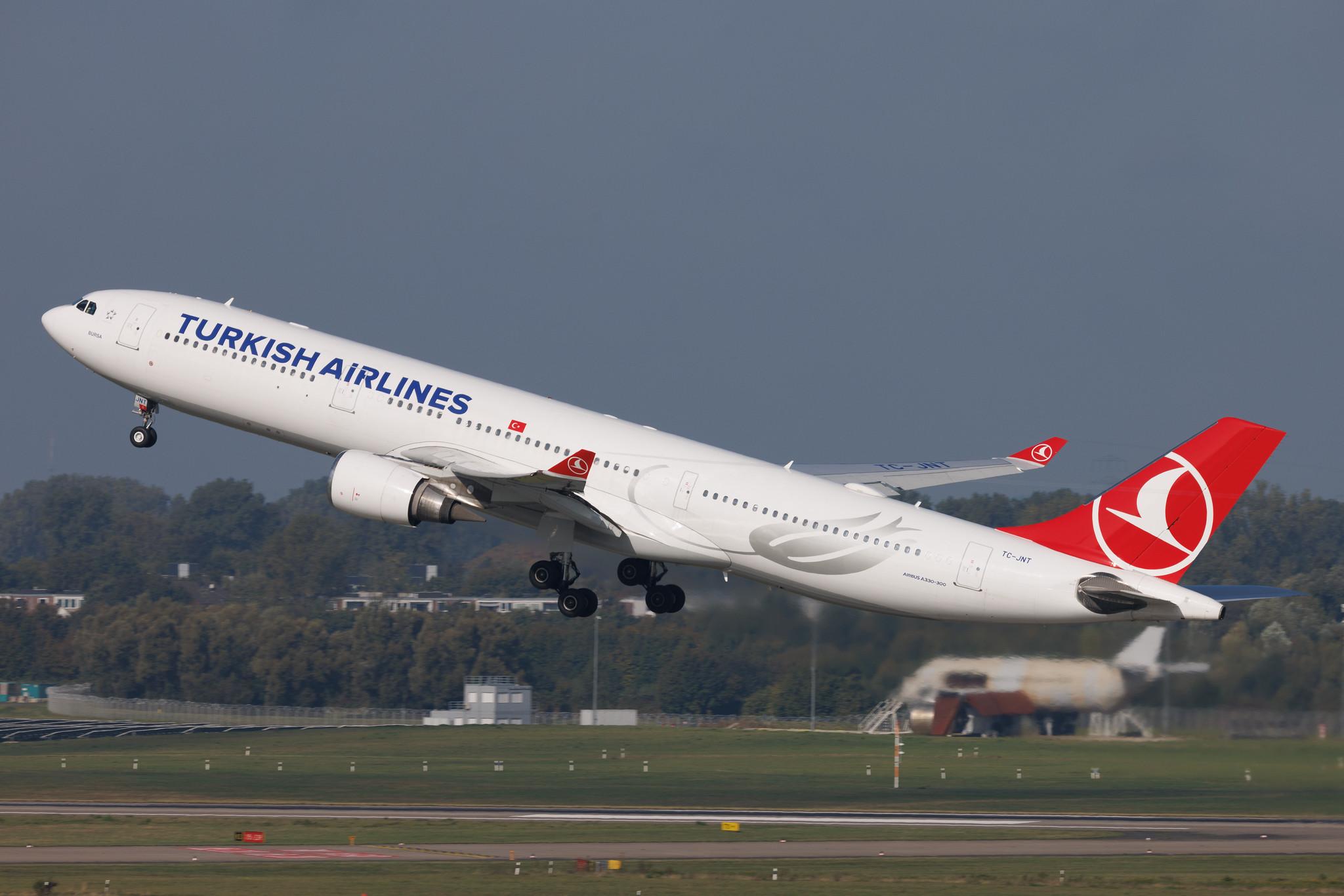 Düsseldorf Airport: Turkish Airlines (TK / THY) | Airbus A330-303 A333 | TC-JNT | MSN 1476