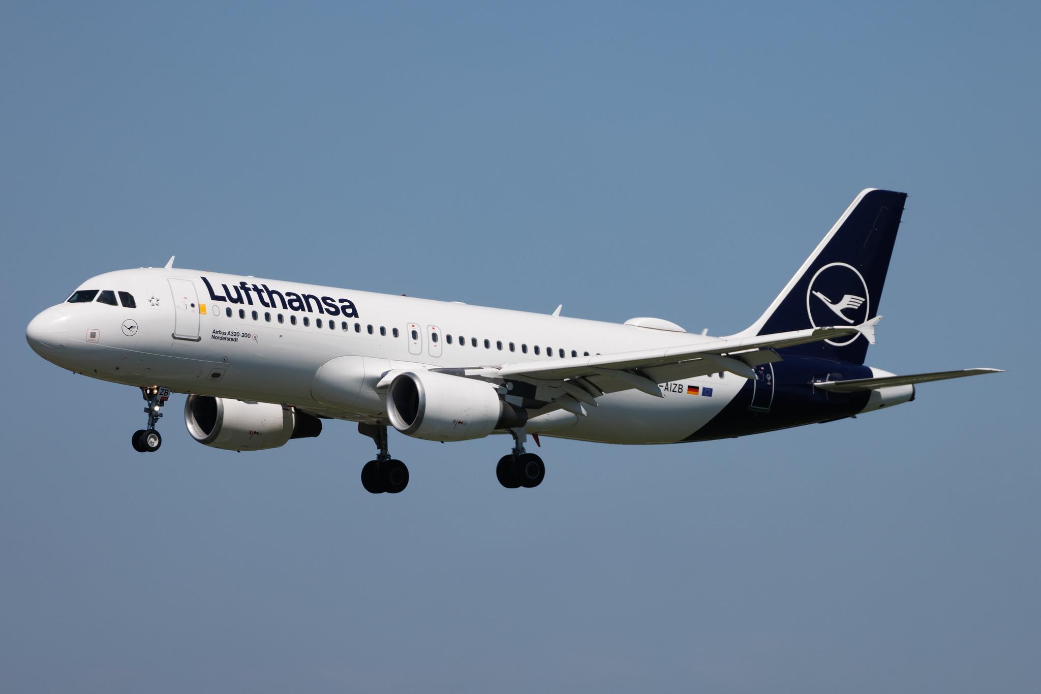 Hamburg Airport: Lufthansa (LH / DLH) | Airbus A320-214 A320 | D-AIZB | MSN 4120
