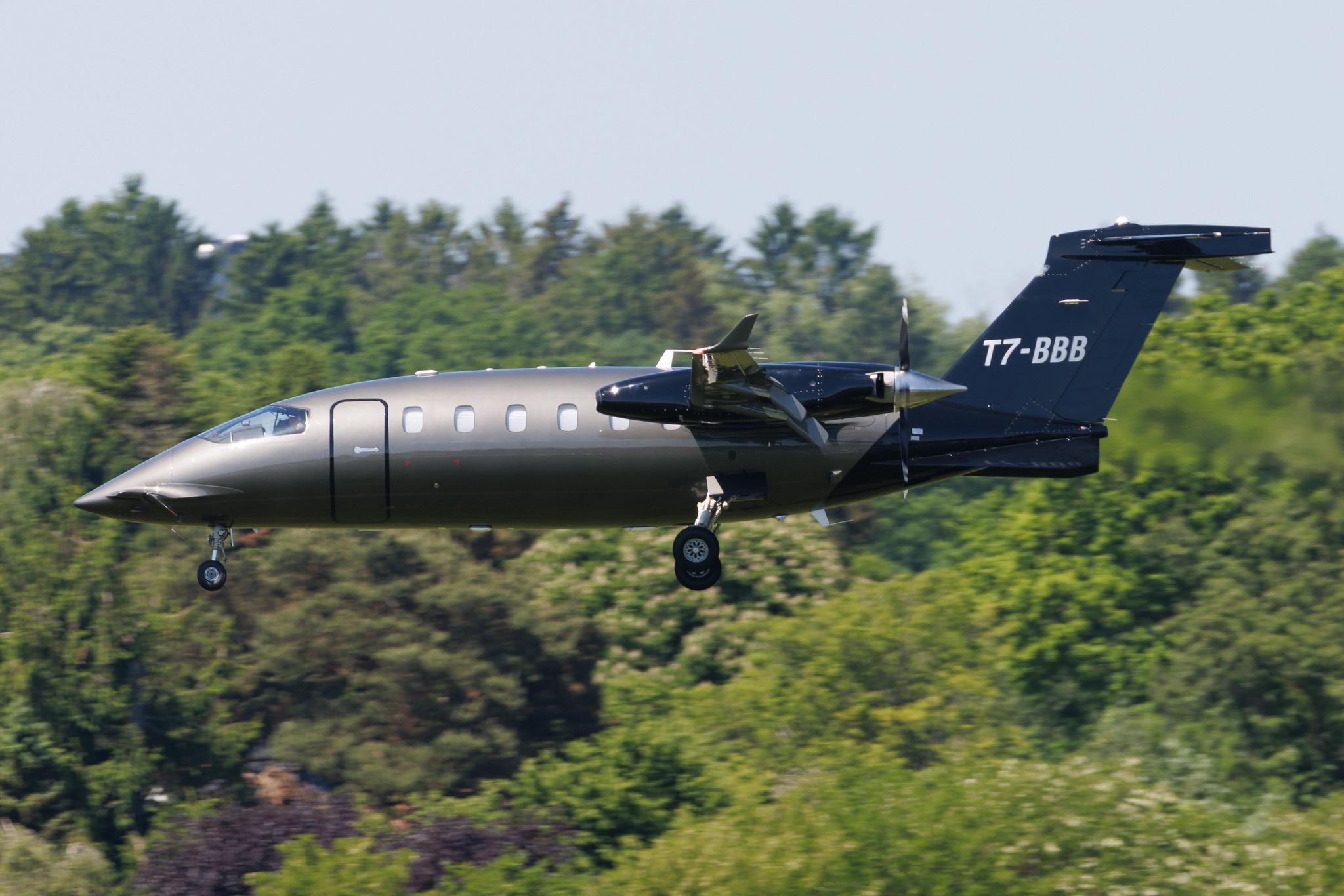 Hamburg Airport: Private Owner | Piaggio P180 Avanti EVO P180 | T7-BBB | MSN 3007