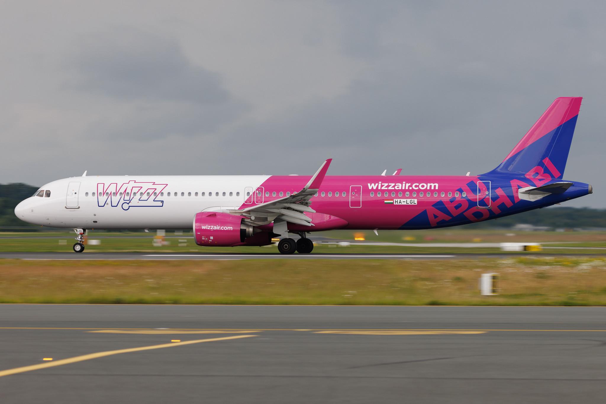 Hamburg Airport: Wizz Air (W6 / WZZ) | Airbus A321-271NX A21N | HA-LGL | MSN 11030