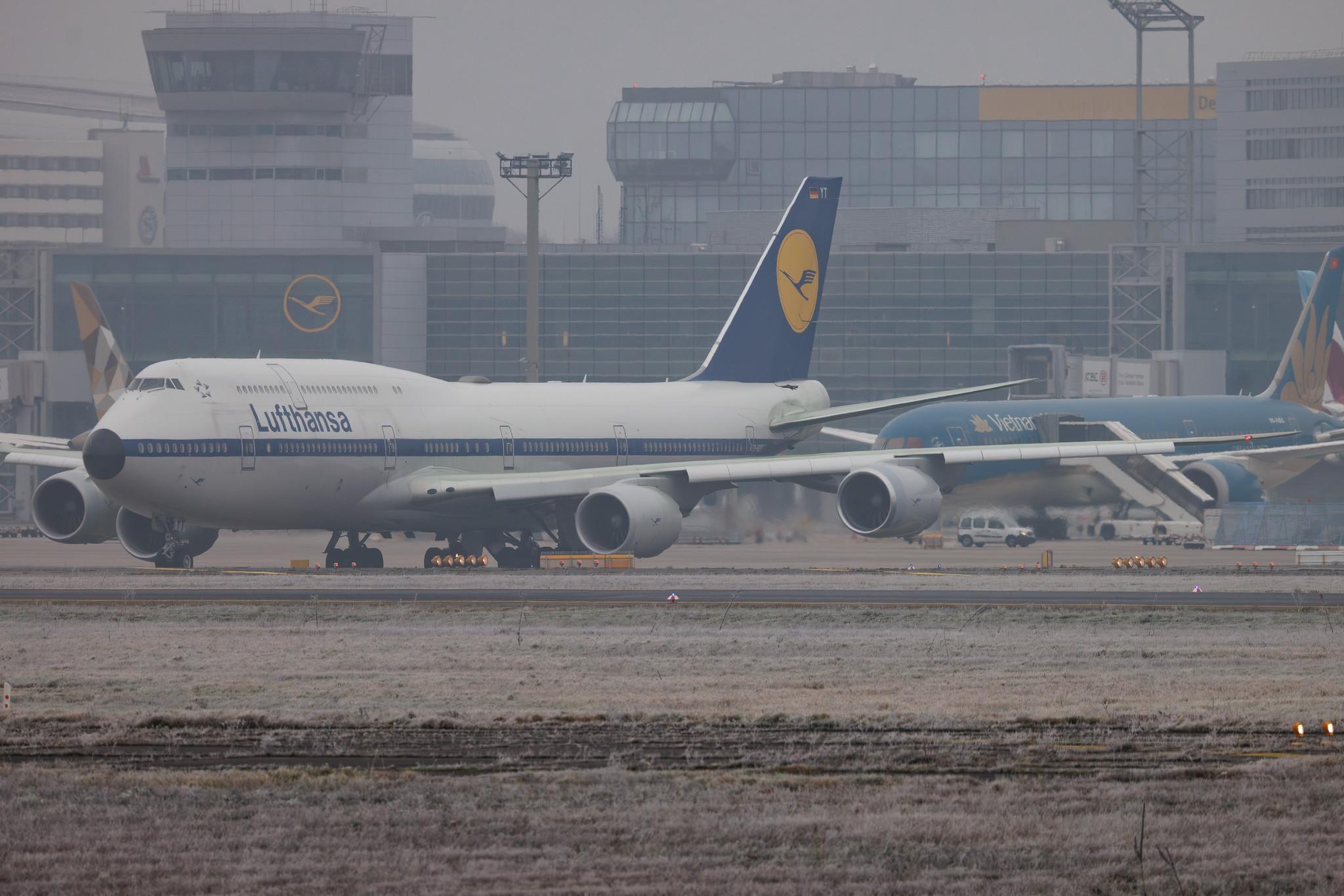 Frankfurt Airport: Lufthansa (LH / DLH) | Livery: Retro Livery | Boeing 747-830 B748 | D-ABYT | MSN 37844