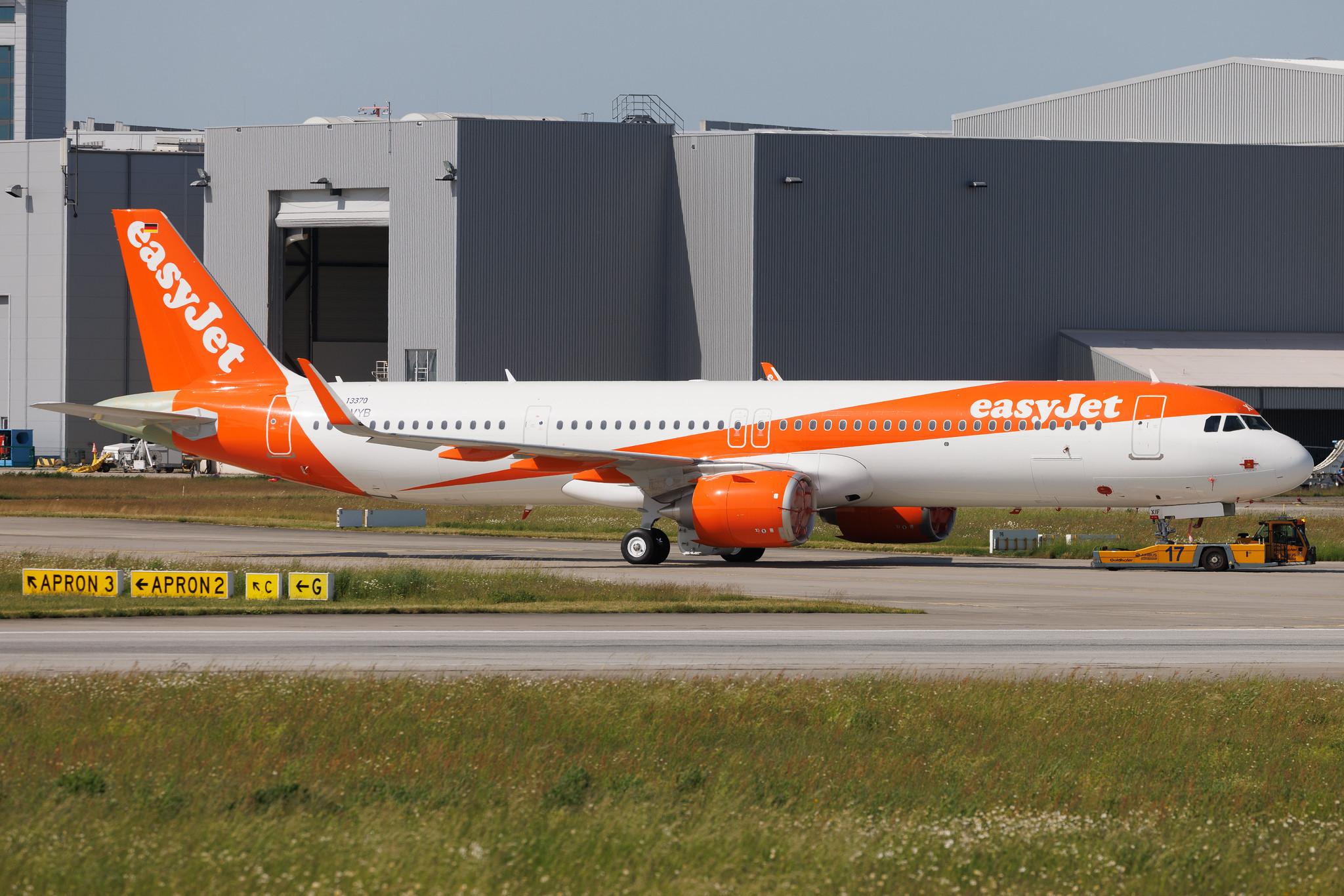 Hamburg Finkenwerder: easyJet (U2 / EZY) | Airbus A321-251NX A21N | D-AVYB | G-ZXIF | MSN 13370