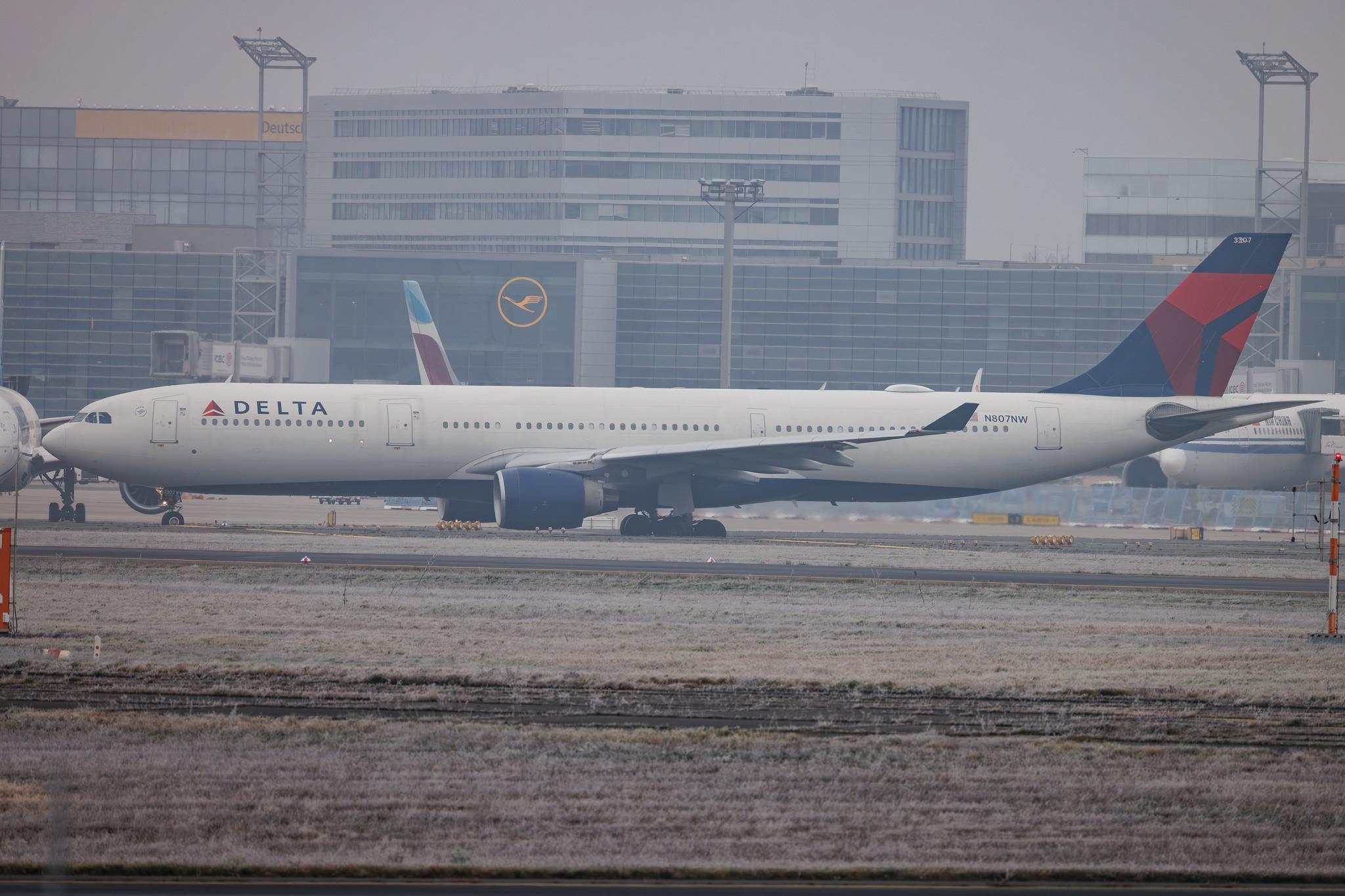 Frankfurt Airport: Delta Air Lines (DL / DAL) | Airbus A330-323 A333 | N807NW | MSN 0588