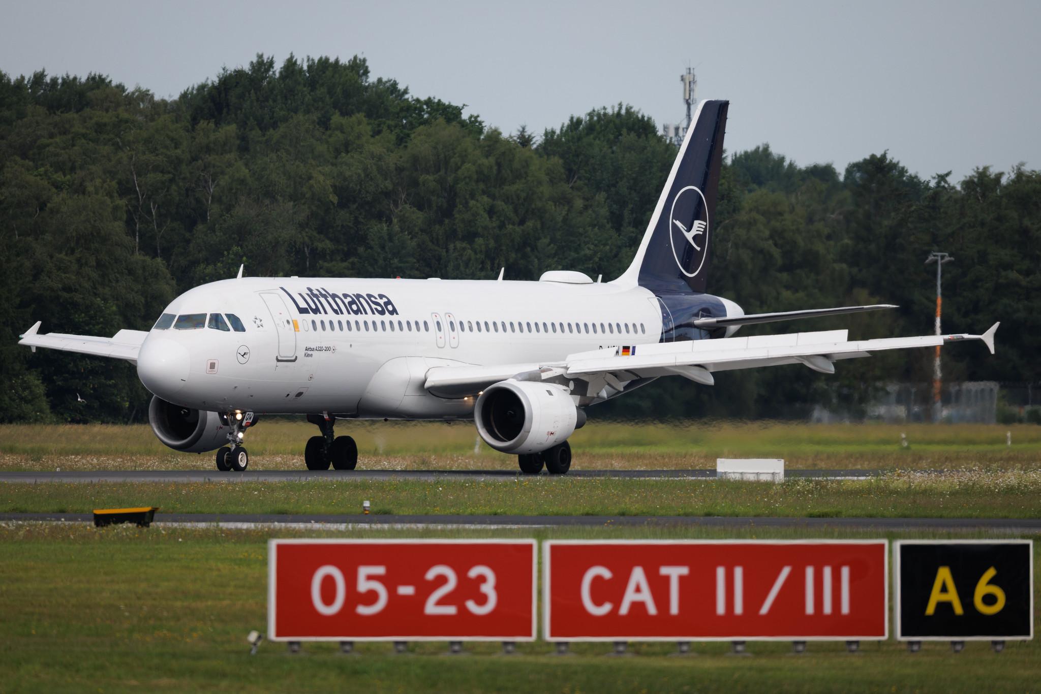 Hamburg Airport: Lufthansa (LH / DLH) | Airbus A320-211 A320 | D-AIQW | MSN 1367