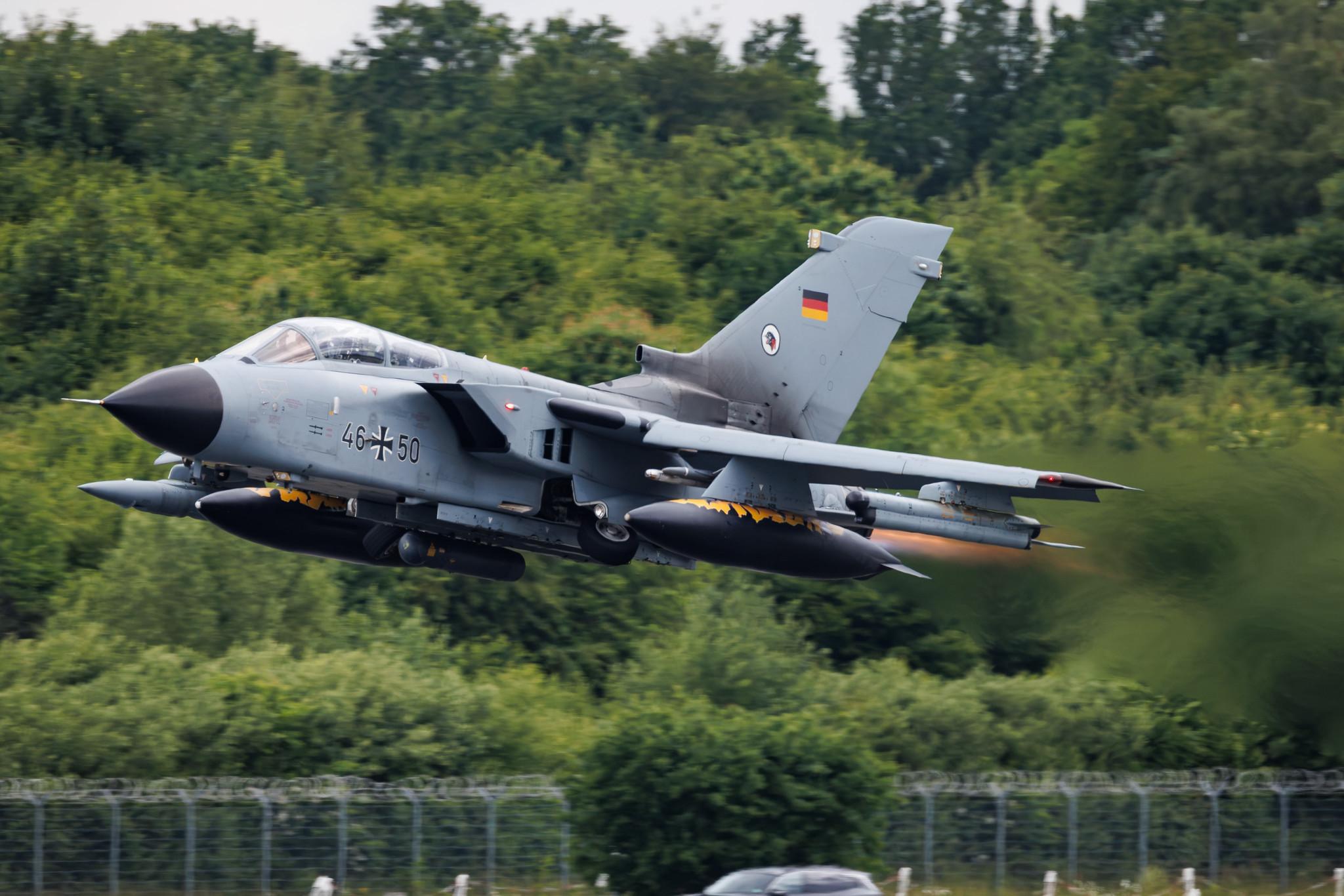 Hamburg Airport: German Air Force (/ GAF) | Panavia Tornado ECR TOR | 46+50 | MSN 887/GS283/4350