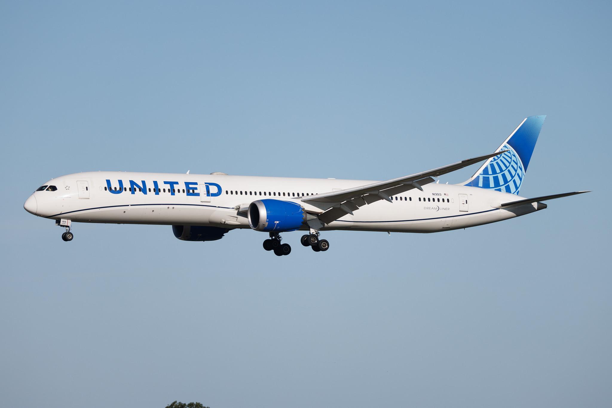 Rome Leonardo da Vinci Fiumicino Airport: United Airlines (UA / UAL) | Boeing 787-10 Dreamliner B78X | N13013 | MSN 40931