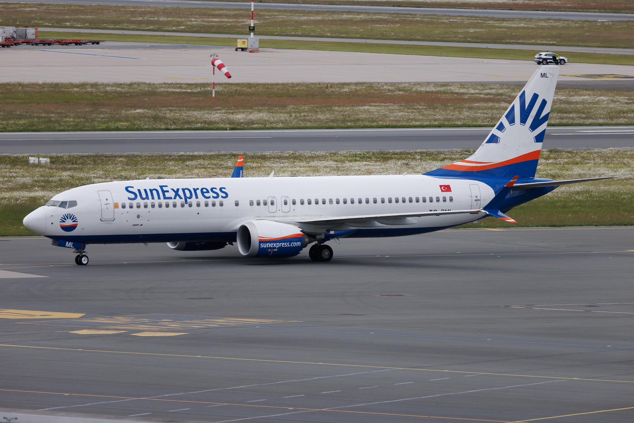 Hamburg Airport: SunExpress (XQ / SXS) | Boeing 737 MAX 8 B38M | TC-SML | MSN 61337