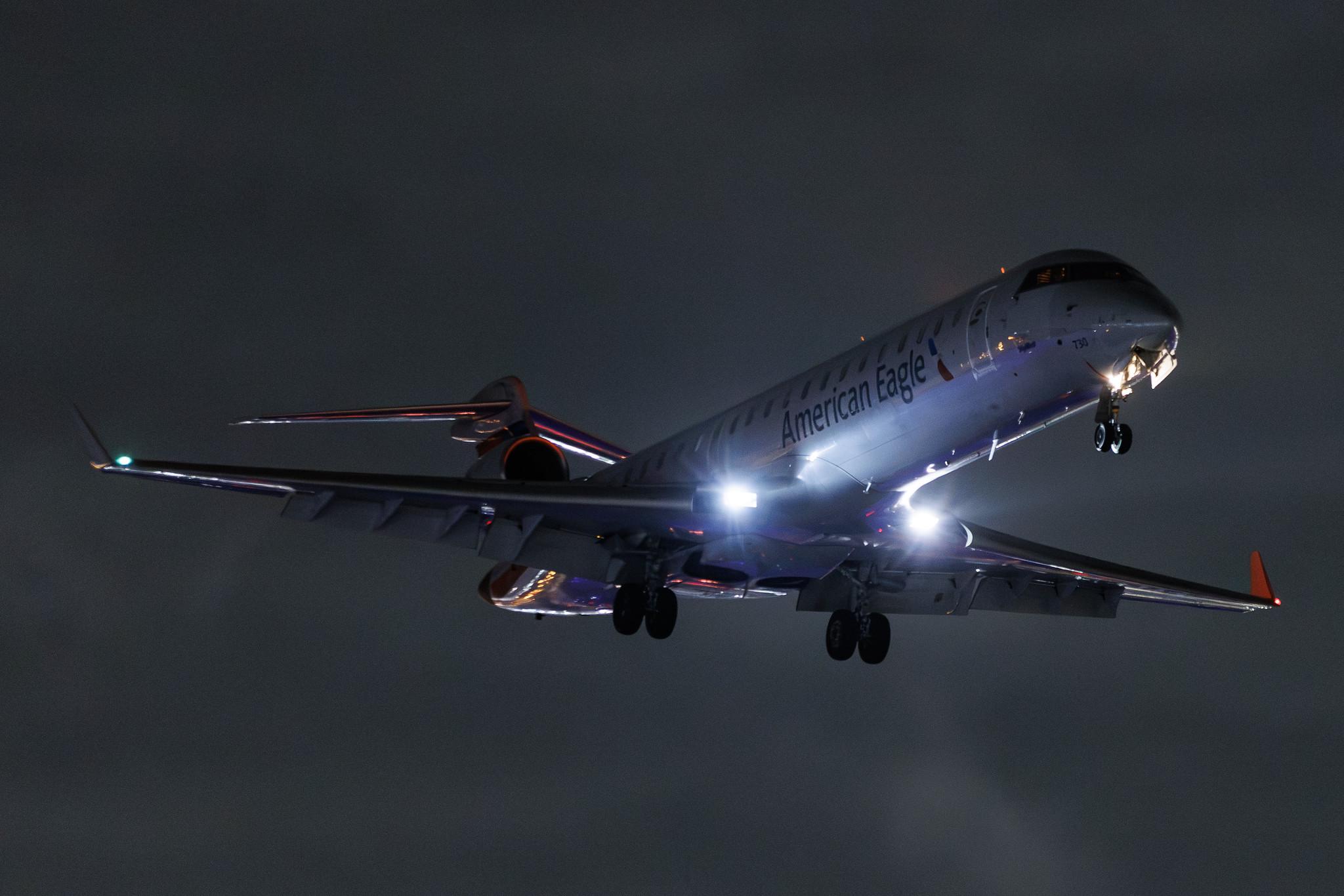 Los Angeles International Airport: American Eagle (AA / AAL) | Operator: SkyWest Airlines | Mitsubishi CRJ-701ER CRJ7 | N730SK | MSN 10193